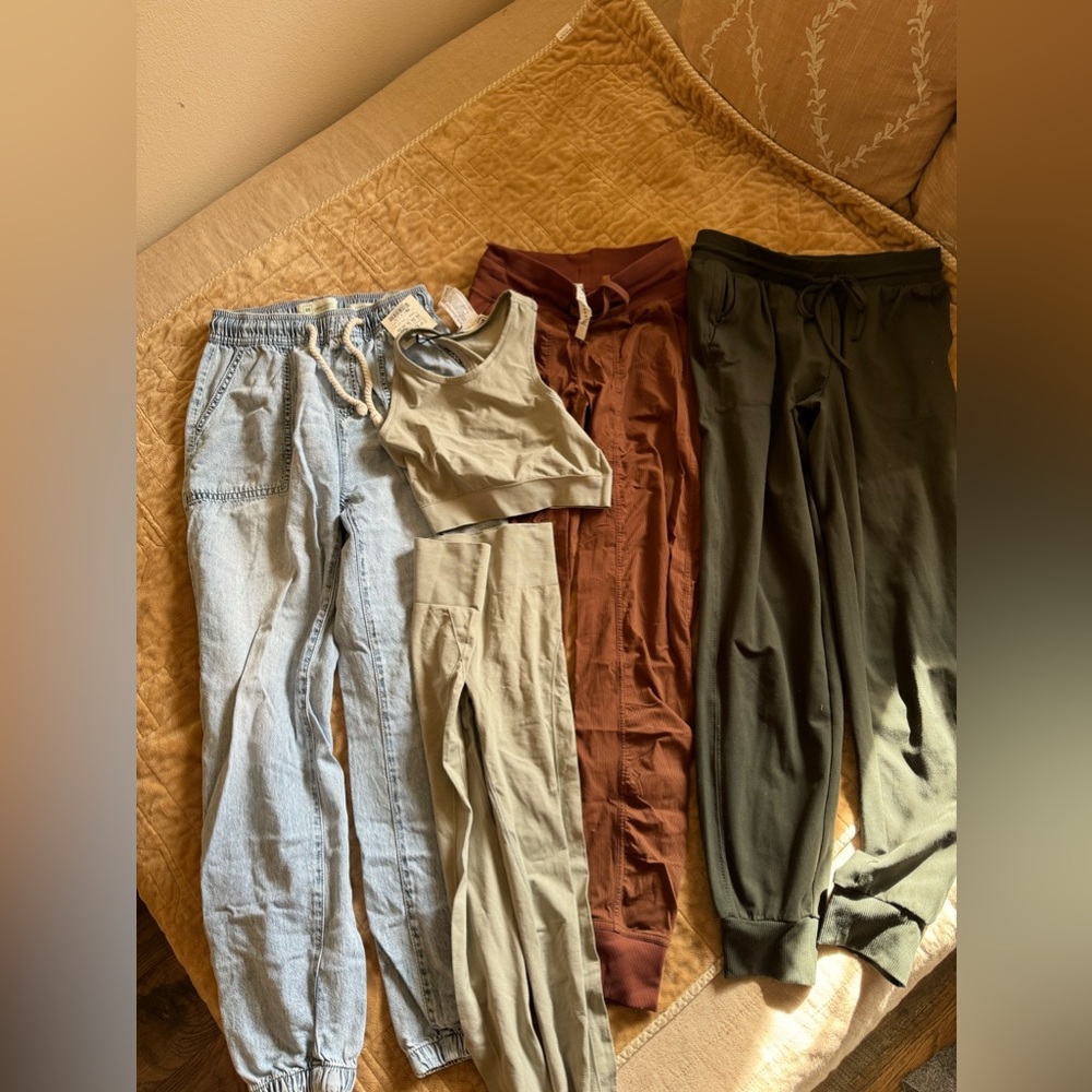 Joggers and leggings bundle